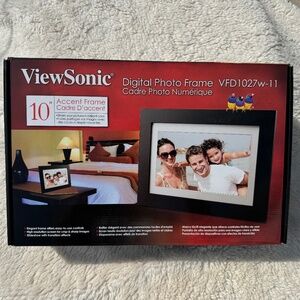 ViewSonic 10.2" Digital Photo Frame - VFD1027W-11